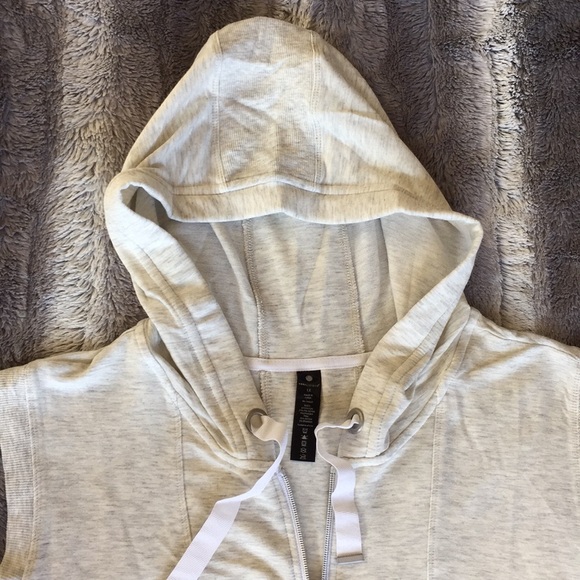 Yogalicious Sleeveless Zip Up Hoodie - Picture 5 of 12